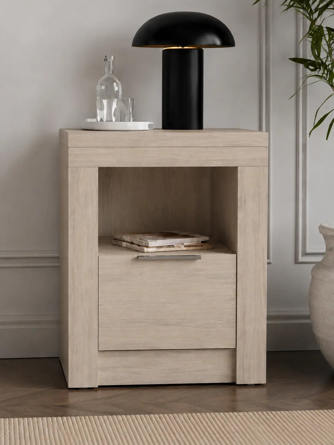 Table de nuit Optimum Plus en bois clair, avec un design contemporain et une finition minimaliste, dotée dun tiroir et.