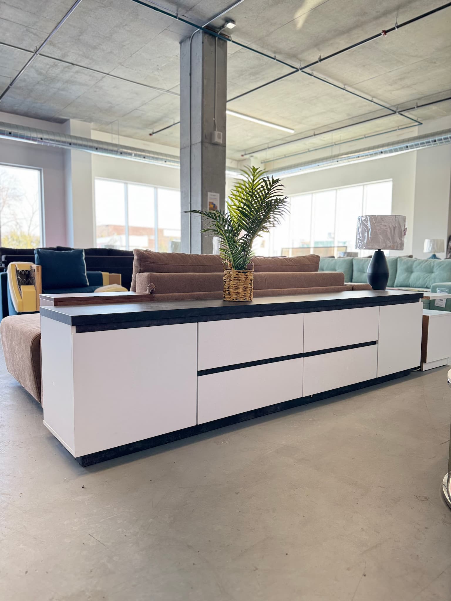 TV Stand MIA 91″ (white)