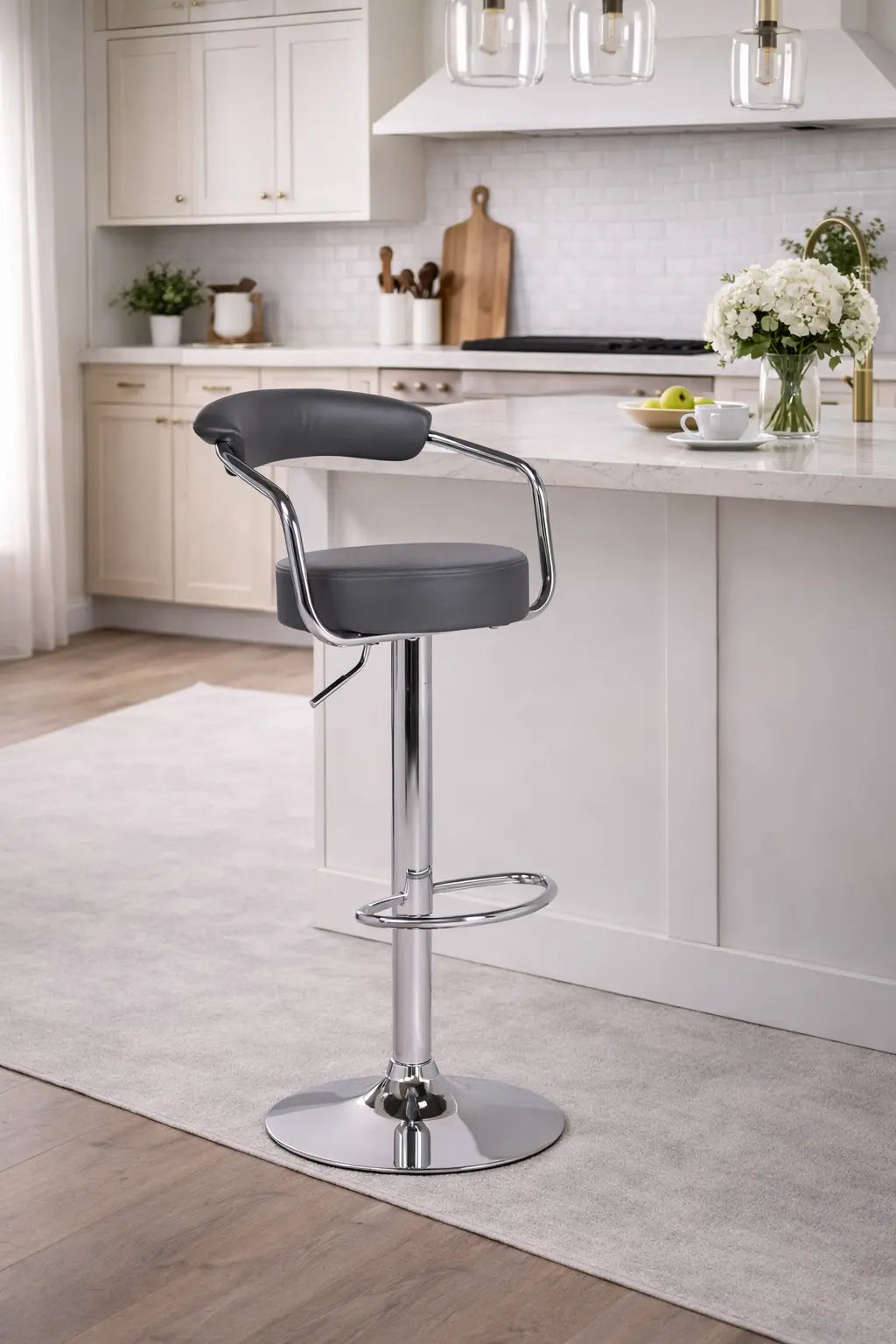 Tabouret de bar réglable gris Optimum Plus, avec un design moderne et élégant, parfait pour les cuisines contemporaines.
